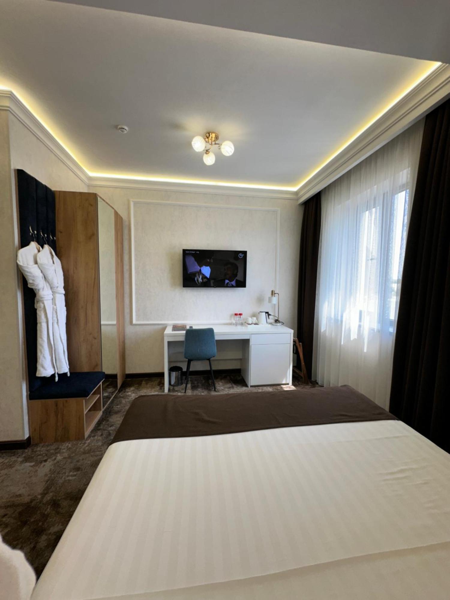 Garnet Hotel Ташкент Екстер'єр фото